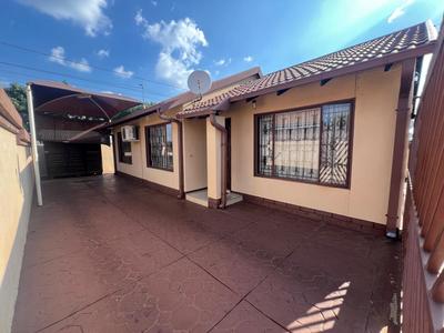 House For Sale in Mabopane, Mabopane